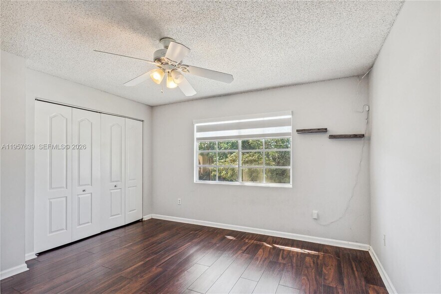 Building Photo - 5758 NW 48th Ave