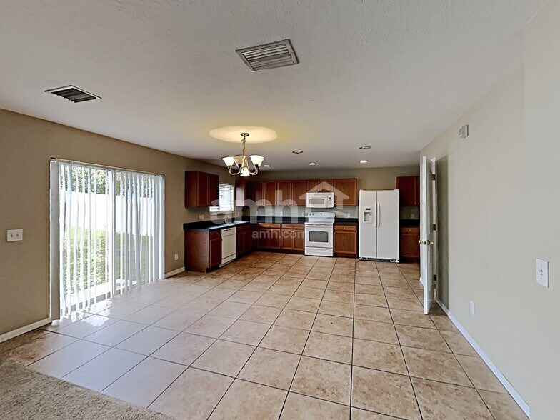Building Photo - 11114 Golden Silence Dr