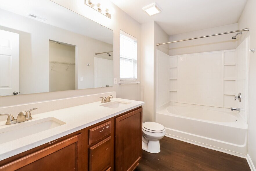 Building Photo - 7219 Waldon Park Lane