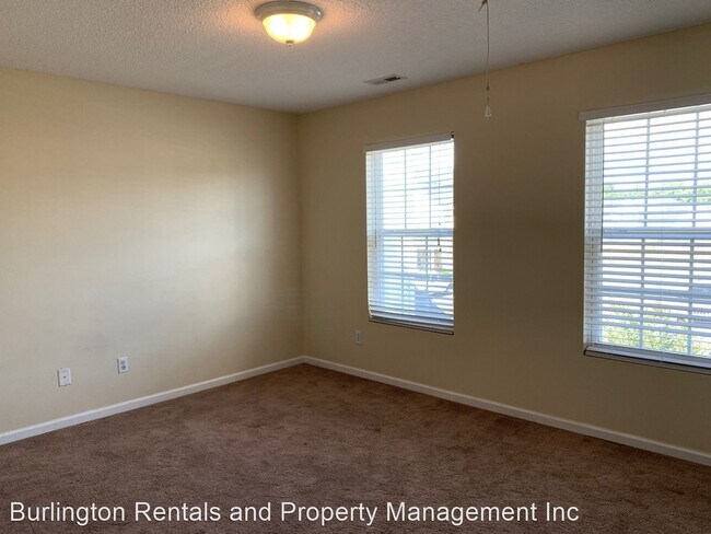 Building Photo - 2 br, 2.5 bath House - 646 Cairn Circle