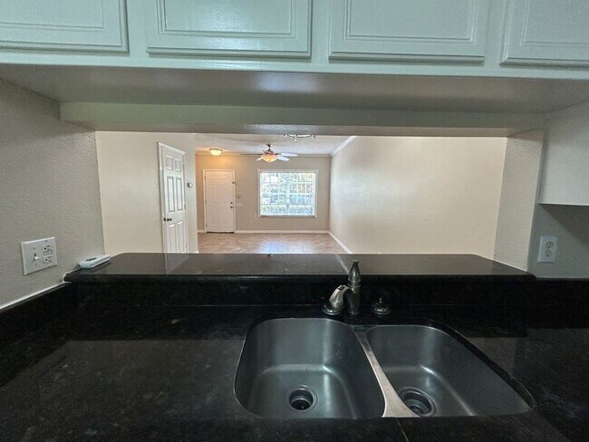 Building Photo - 12477 Berkeley Square Dr