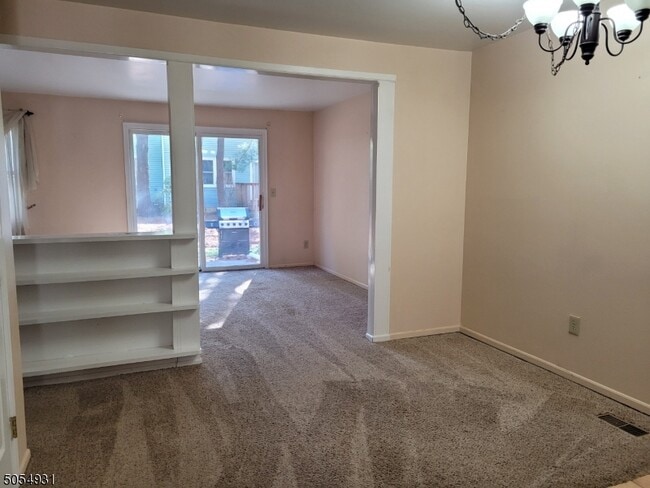 Building Photo - 133 Carriage Ln