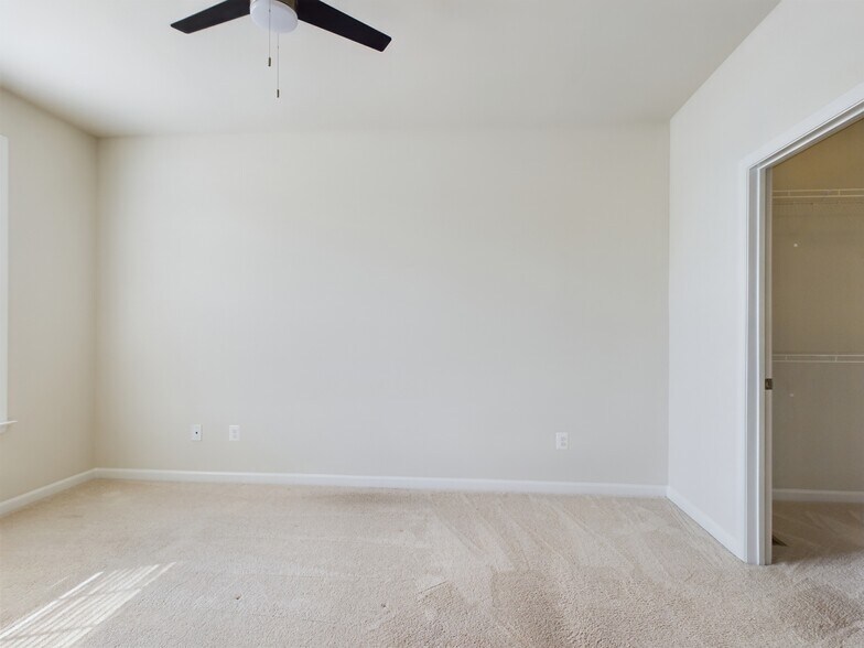 Building Photo - 25 Chester Ct