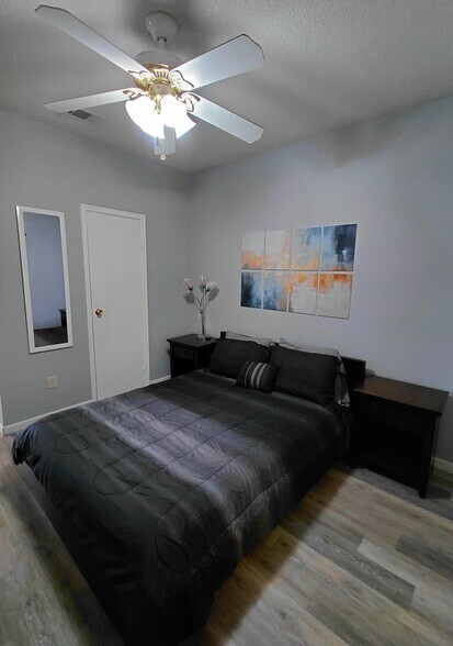 Building Photo - 12166 Metric Blvd