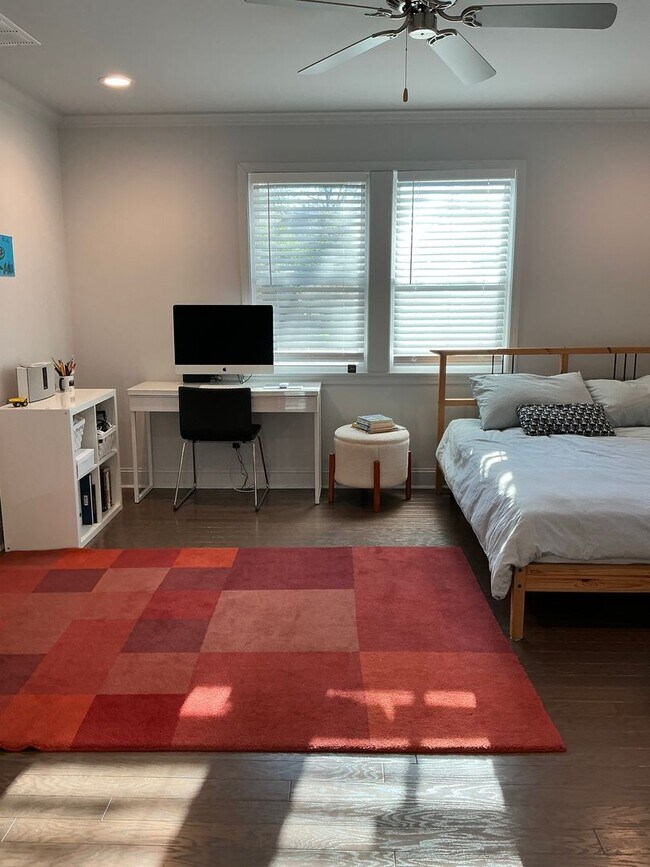 Building Photo - Normaltown home, a Charming 3 bedroom/ 2 bathroom Home Close to UGA and Hospitals!