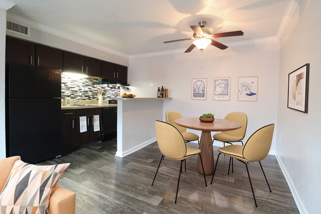 Dining Area - Aria Beach