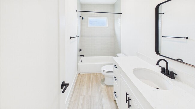 Building Photo - 9609 Valeca Dr