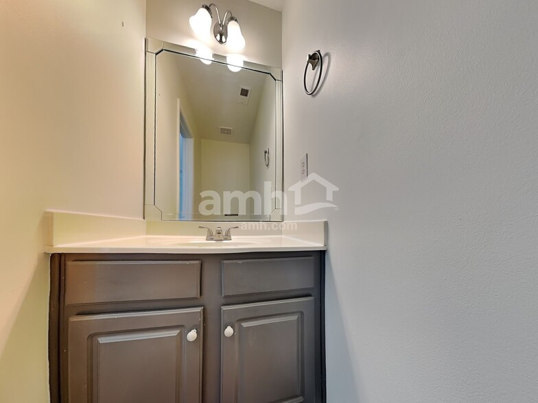 Building Photo - 9512 Chastain Walk Dr
