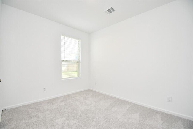 Building Photo - 5624 Frst Cv Dr