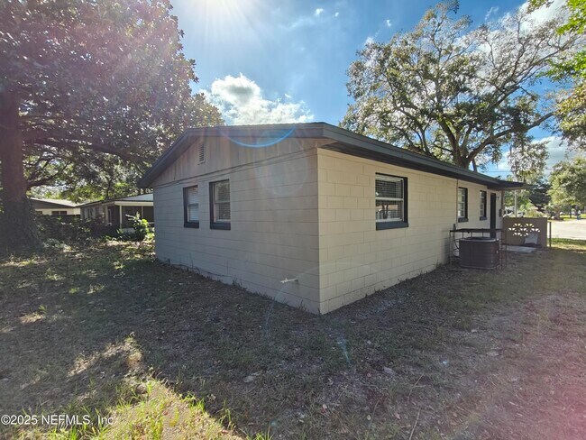 Building Photo - 2921 Mansion Rd