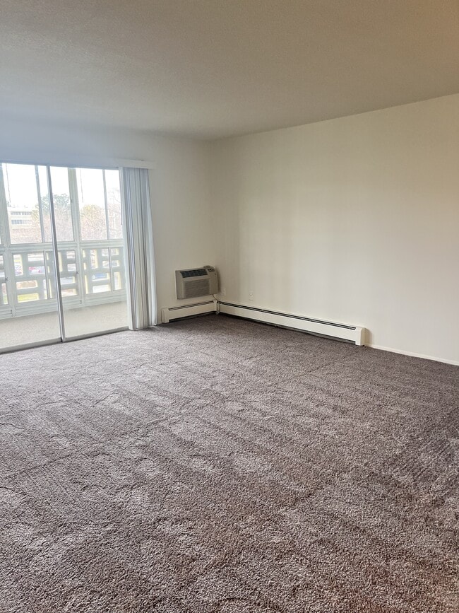 Building Photo - 9655 Center Ave