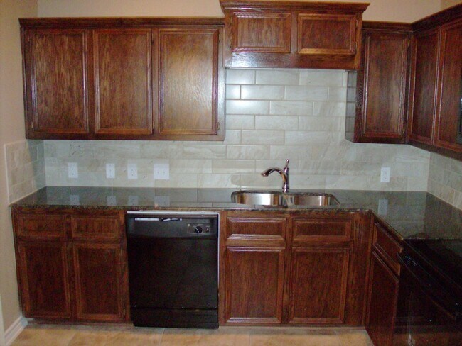 Building Photo - 4601 Skyflower Ln