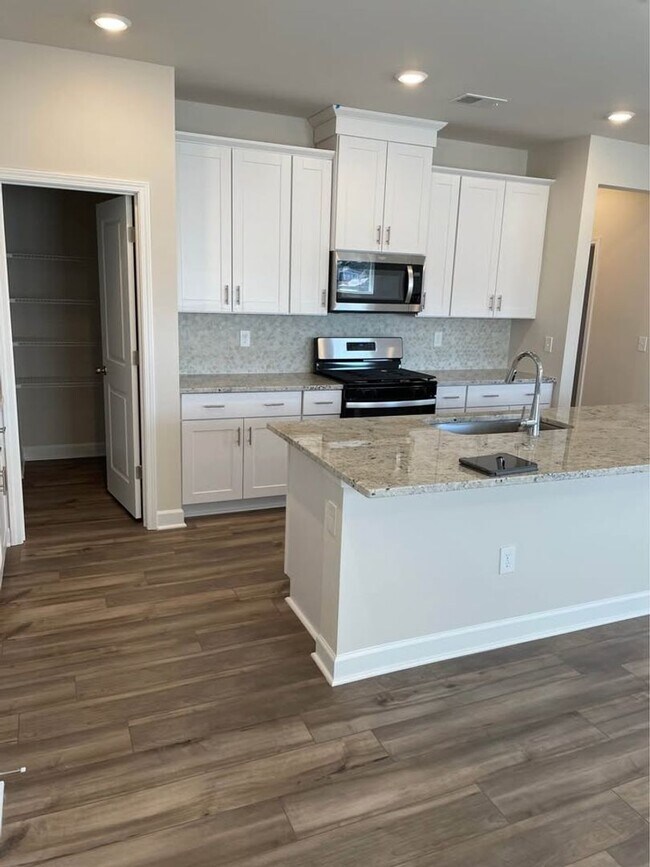 Building Photo - Available Soon! Stunning Five Bedroom, Three Bath Home in Clear Pond!