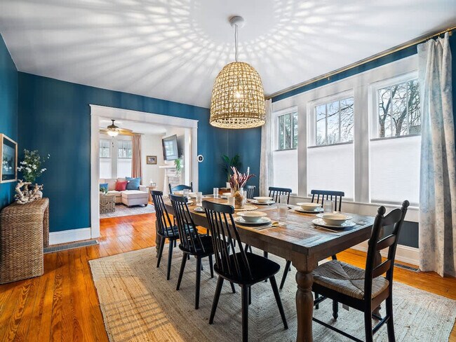 Building Photo - 2ND East Drive-SI ID1496103P