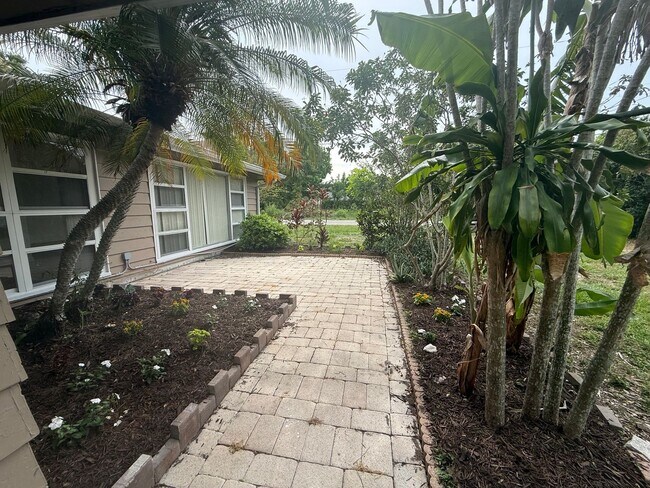 Building Photo - 3 Bedroom 2 Bath Single Family Home w/Garage & Bonus Room
