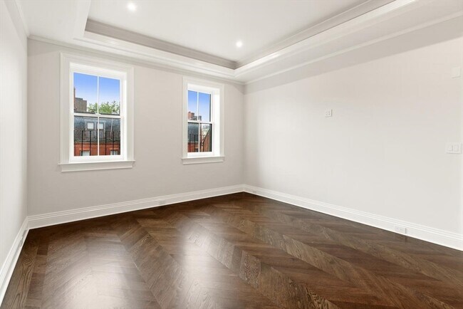 Building Photo - 121 Newbury St