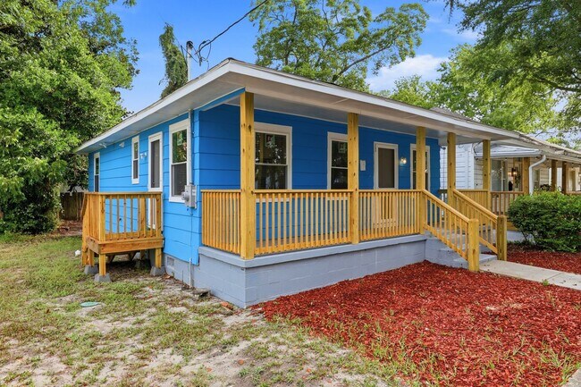 Building Photo - Updated 3-Bedroom Home with Modern Comforts Near Downtown Wilmington