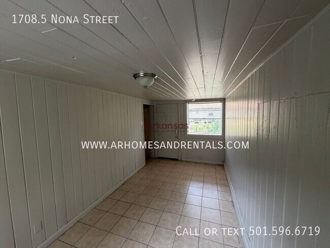 Building Photo - 1708.5 Nona St