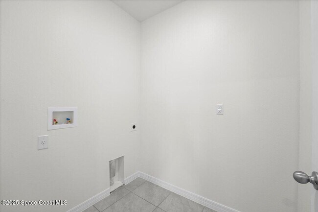 Building Photo - 1854 Capital Dr