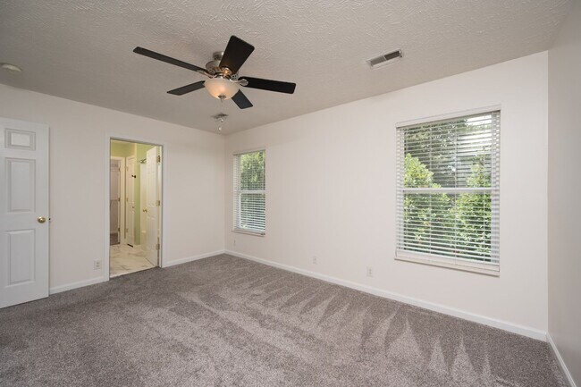 Building Photo - **BE THE LUCKY ONE TO LIVE IN THIS UPDATED NASHVILLE/ BELLEVUE HOME**