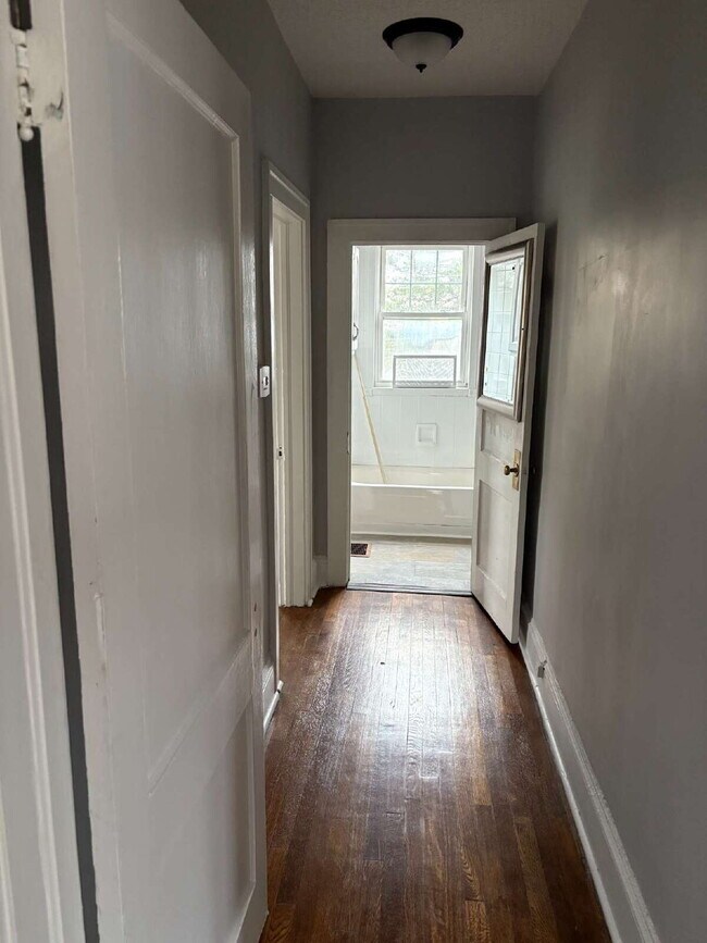 Building Photo - Rare Downtown Asheville Rental: 3BR/2BA House with Huge Yard & City Convenience- Dogs allowed!