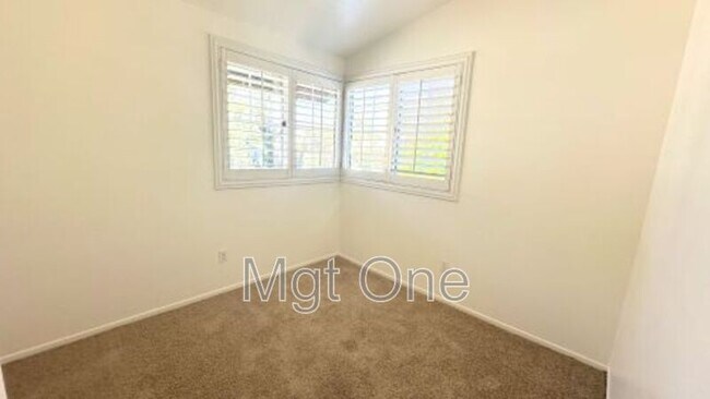 Building Photo - 10651 Concannon St