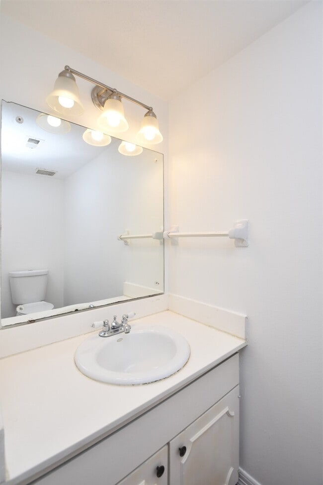 Building Photo - 10018 Knoboak Dr