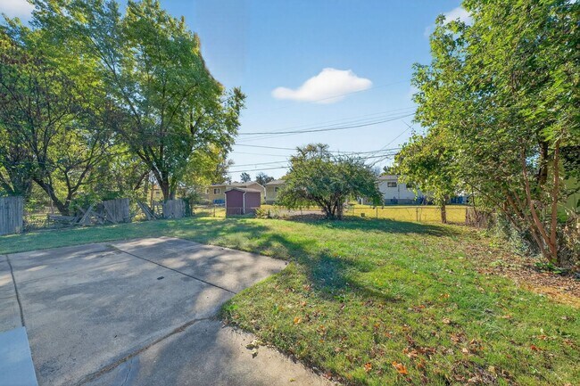 Building Photo - 1226 Baron Ave