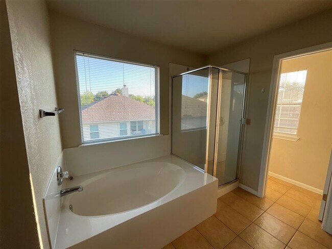 Building Photo - 4427 Meadowside Ln