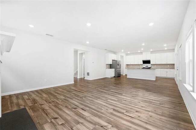 Building Photo - 5021 Silver Canoe Wy