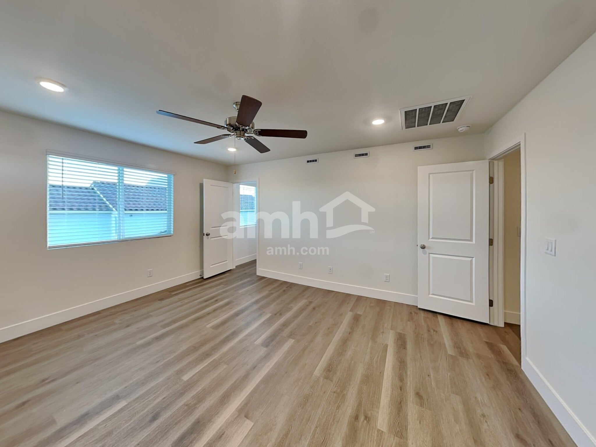 Building Photo - 8911 Dwarf Chin Ave