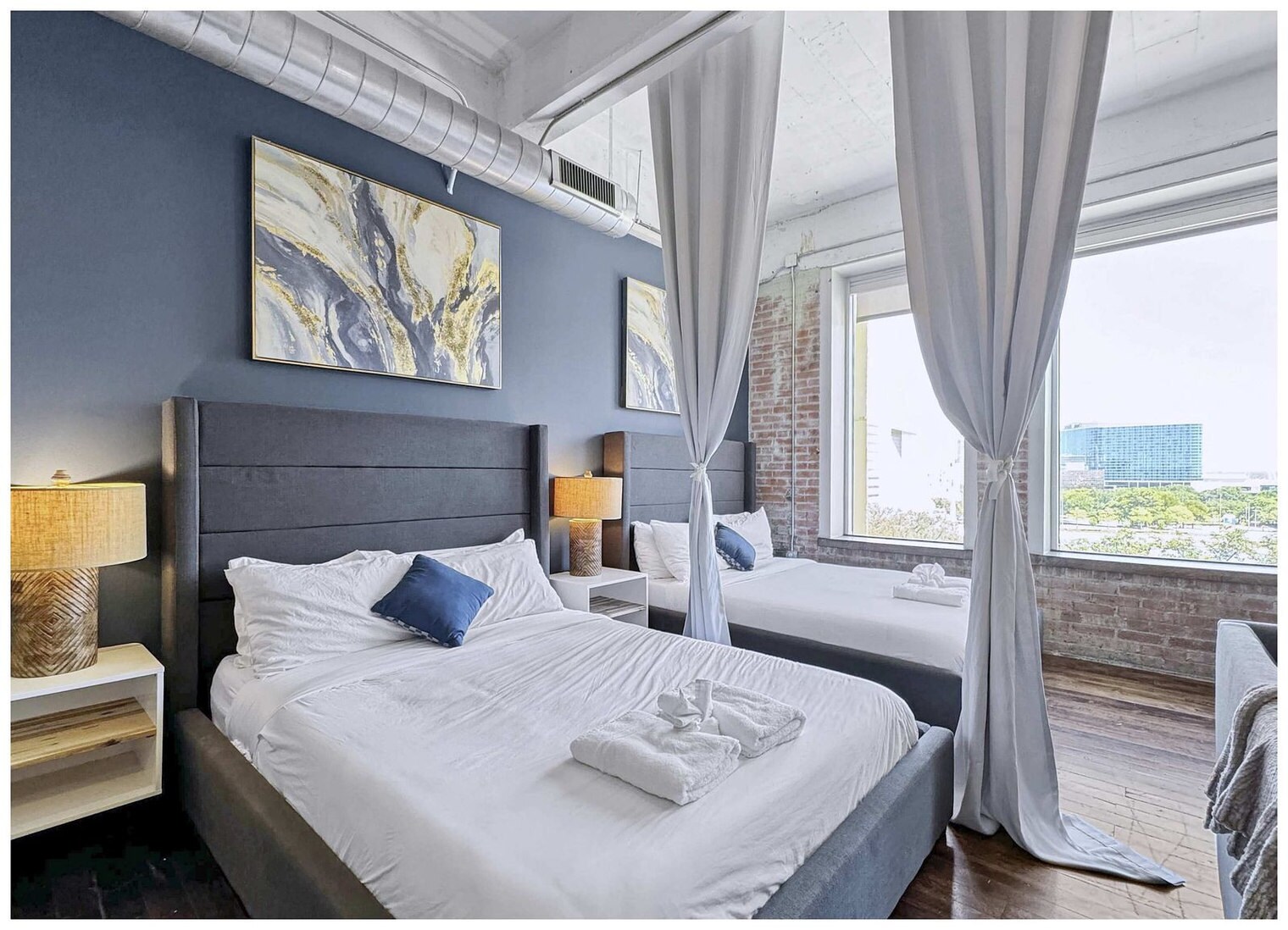 Building Photo - 555 Evergreen St