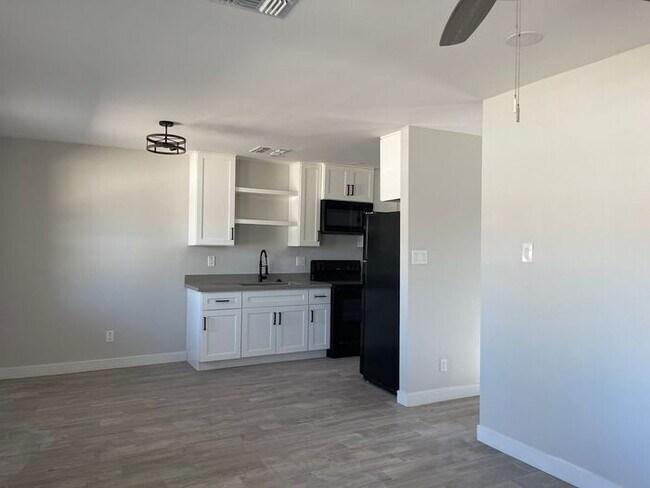 Building Photo - Newly Remodeled 1 Bedroom at end of culdesac, private gate