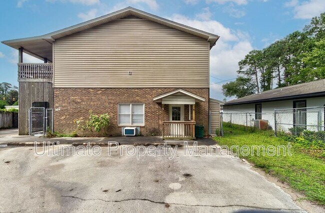Building Photo - 5746 Marguerite Dr
