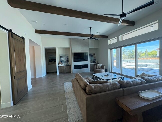 Building Photo - 6896 E Lomas Verdes Dr