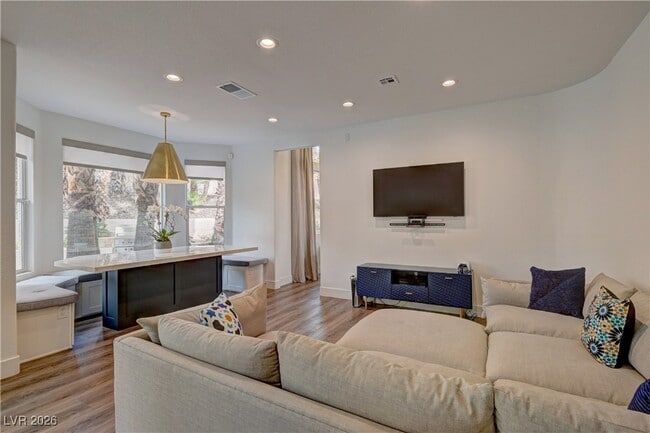 Building Photo - 9817 Park Brook Ave