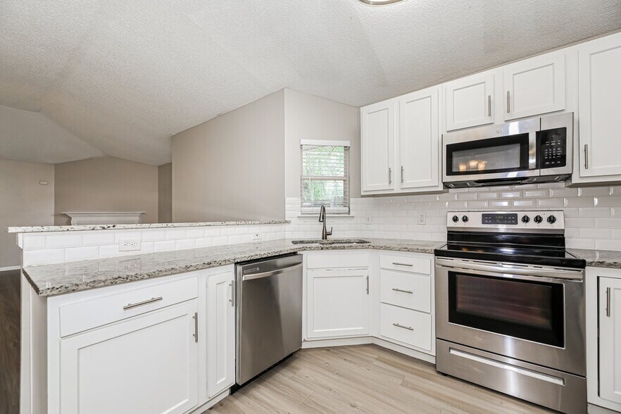 Building Photo - 1368 High Plains Dr W