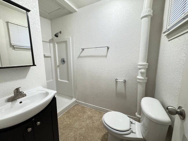 Building Photo - 2 BEDROOM, 1 BATHROOM SINGLE FAMILY HOME CLOSE TO DOWNTOWN CHEYENNE