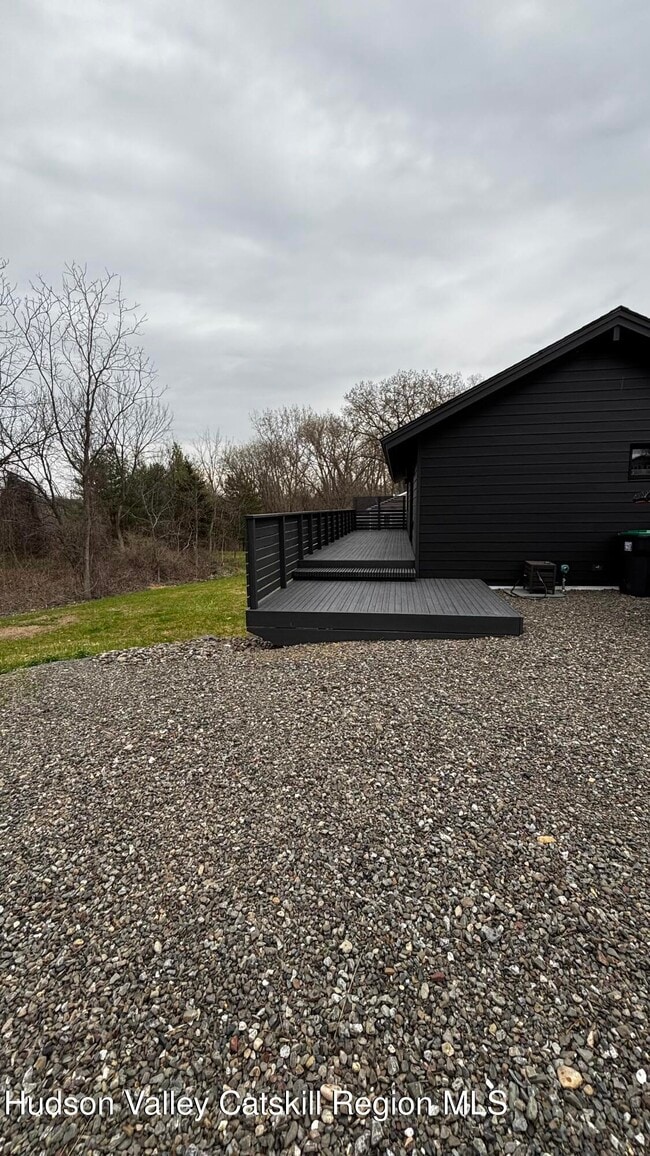 Building Photo - 13 Regal Rd