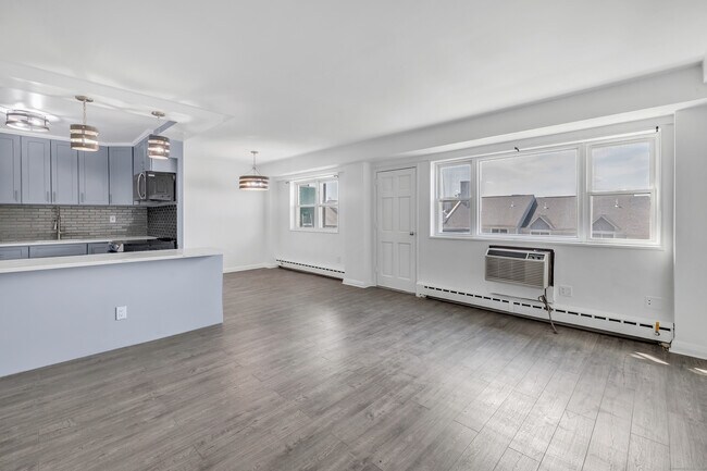 Building Photo - 25 Cartright St