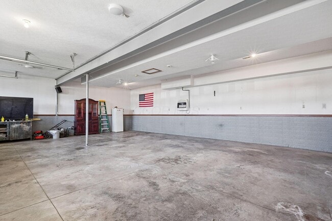 Building Photo - 4468 N Bank Rd