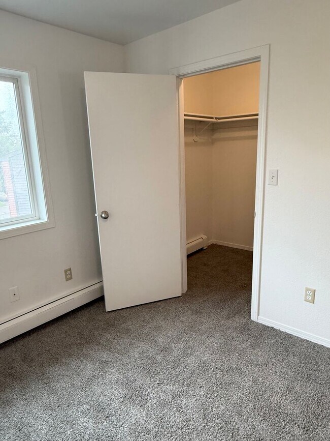 Building Photo - West Anchorage| END UNIT | 3BR 2.5BA | Gar...