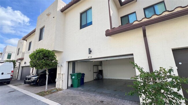Building Photo - 4738 NW 83rd Path