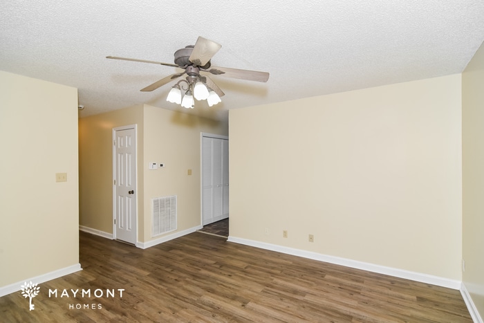 Building Photo - 129 Monarch Ln