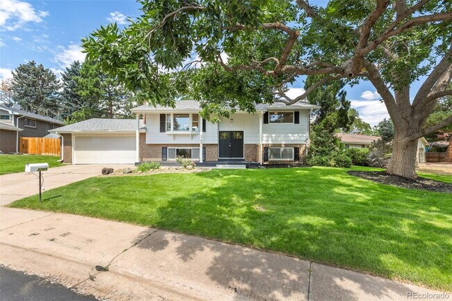 Building Photo - Charming 4-Bed Home