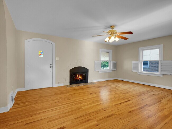Building Photo - $2,145.00, 1 Bed, 1 Bath Home in Denver