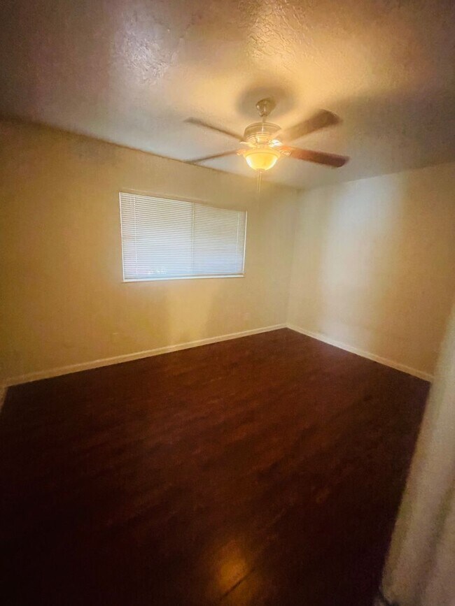 Building Photo - 9316001/51^^