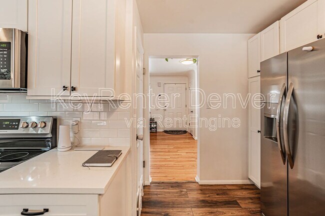 Building Photo - 1515 S Birch St