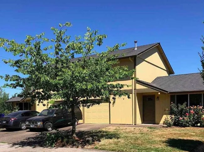 Building Photo - 4225 Mahrt Ave SE