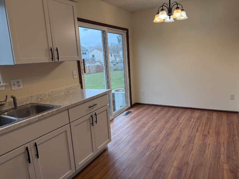 Building Photo - 5814 Laporte Dr